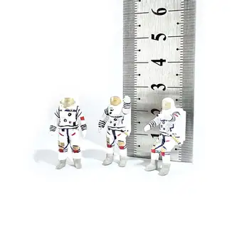 3 штуки 1/64 Фигурки Астронавтов Топпер для торта Модель космонавта для кукольного домика Декорации для вечеринки Пейзаж Реквизит для фотосъемки Декор