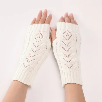 Новые осенне-зимние женские короткие теплые перчатки Мода Досуг Перчатки без пальцев на полпальца Минимализм Сплошная защита от ветра Полая