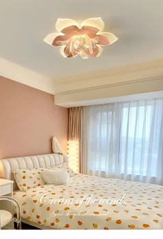 Свет в главной спальне Простой современный уютный и романтичный 2023 Новый потолочный светильник в цветочек в кремовом стиле, светильник для поверхностного монтажа